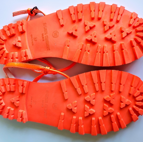 Opening Ceremony T-Strap Leather Sandals - Picture 5 of 6